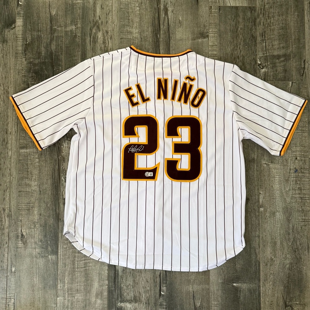 Fernando Tatis Jr. of San Diego Padres Baseball Jersey - signed & authenticated - Picture 8 of 11